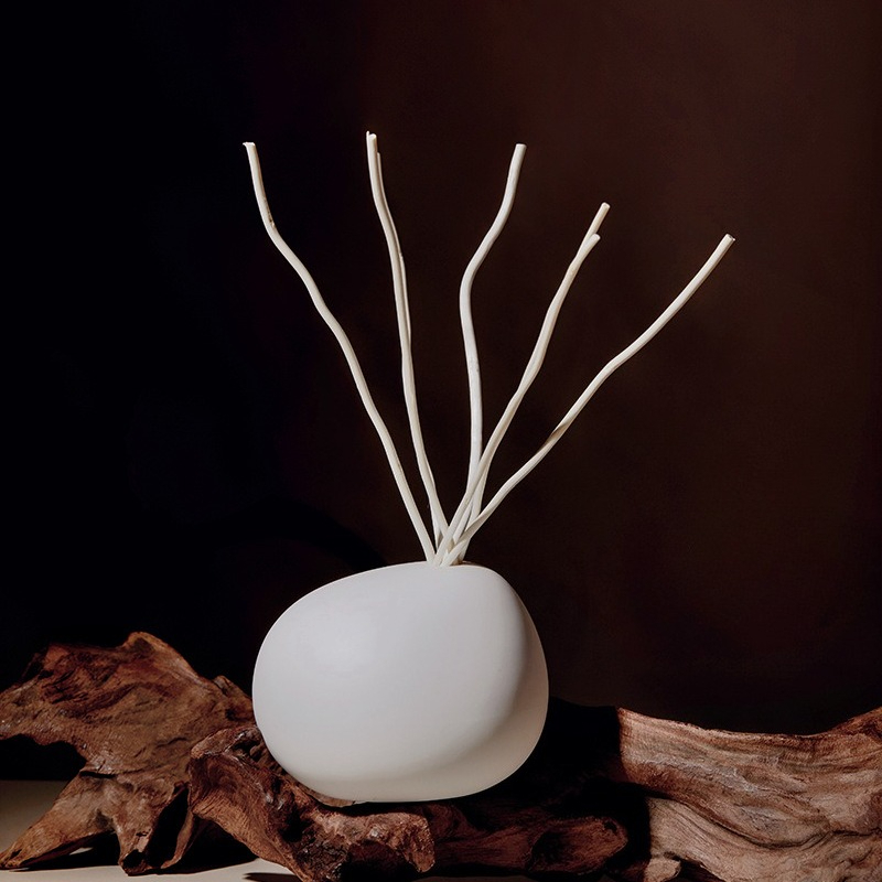 Home Fragrance White Zen - 禅茶の香りのリードディフューザーと白い天然スティック、オフィス、リビングルーム、テーブルデコレーション用のホームフレグランスデコレーションディフューザー