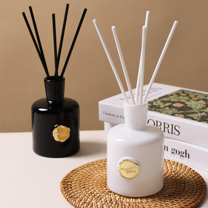 Home Fragrance Use - 200MLフレームレスリードディフューザーアロマセラピーセット、室内家庭用、リビングルームの高級フレグランス装飾