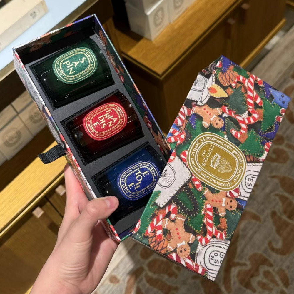 クリスマスツリーのロマンチックなキャンドル,香り,カルーセル - Home Fragrance Diptyque のレビューと価格